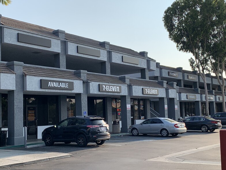 4272-4470 Katella Ave, Los Alamitos, CA for lease - Building Photo - Image 2 of 5