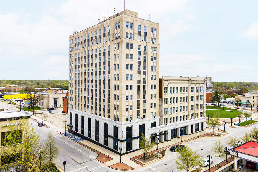 236-250 N Water St, Decatur, IL à vendre - Photo du bâtiment - Image 1 de 1