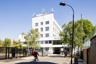 Plus de détails pour 100 Cambridge Grove, Londres - Bureau à louer