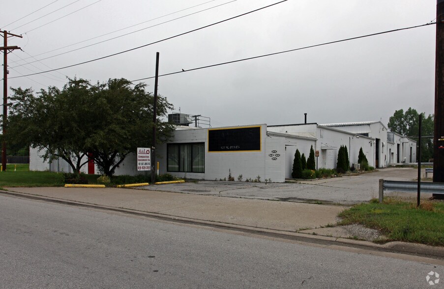 110 W Jones Rd, Fostoria, OH à vendre - Photo principale - Image 1 de 4