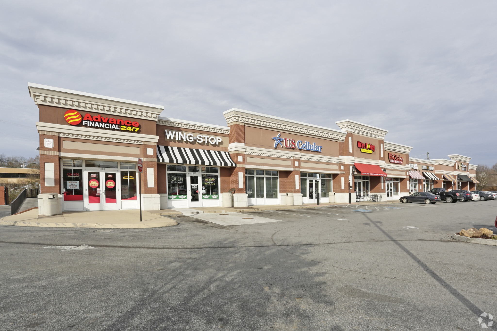 4861-4893 N Broadway St, Knoxville, TN for lease Primary Photo- Image 1 of 8