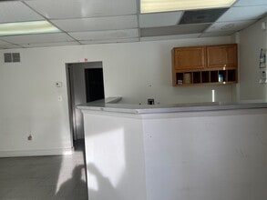 6423 Frederick Rd, Baltimore, MD à louer Photo intérieure- Image 2 de 5