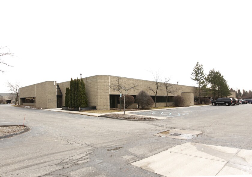 1250 Kirts Blvd, Troy, MI for lease - Building Photo - Image 2 of 3