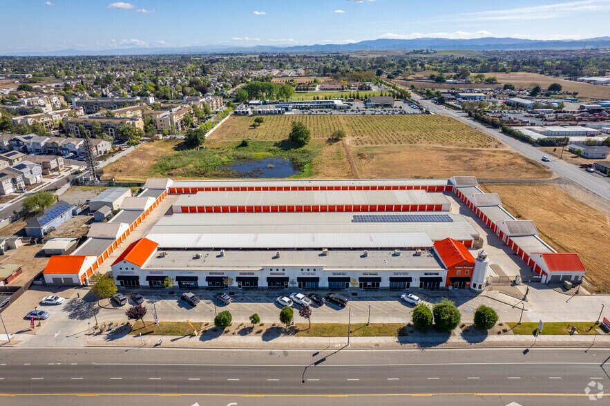 1625 Main St, Oakley, CA à louer - Aérien - Image 3 de 9