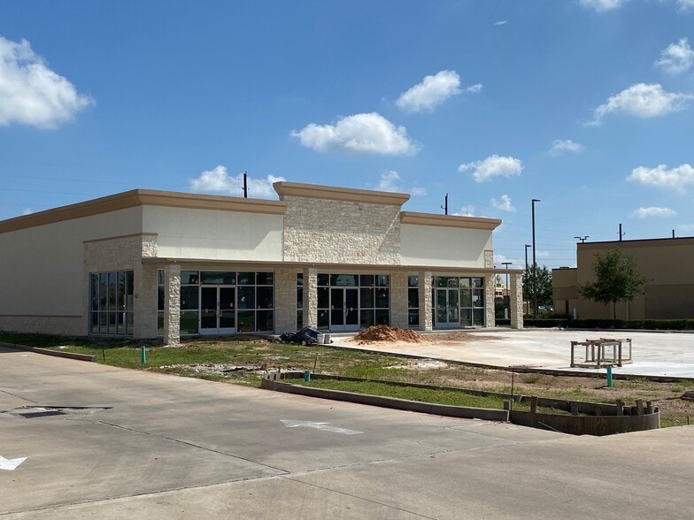 7963 W Grand Pkwy S, Richmond, TX for lease - Primary Photo - Image 1 of 33
