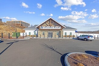 Plus de détails pour 749 Bridgeport Ave, Shelton, CT - Commerce de détail à vendre