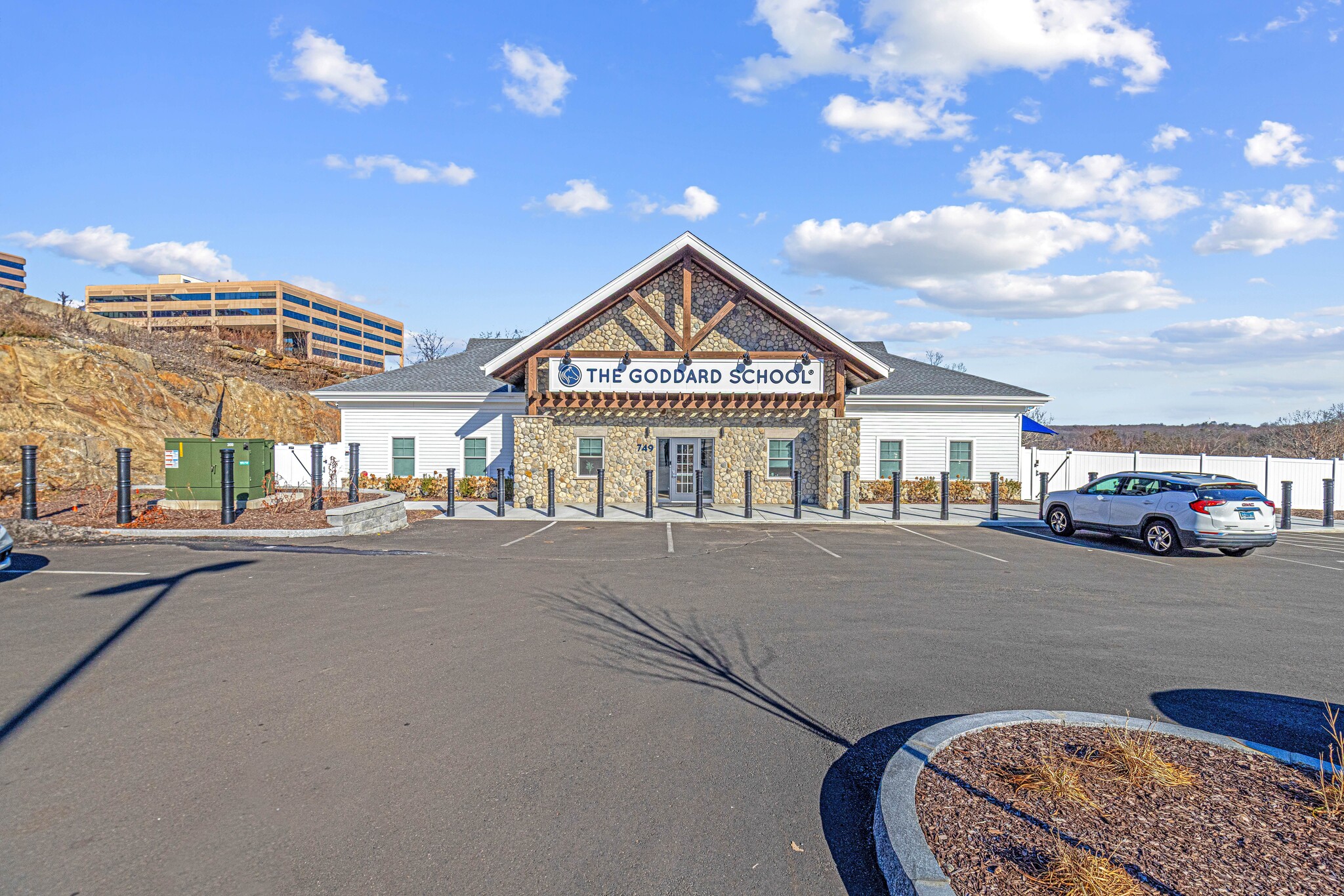 749 Bridgeport Ave, Shelton, CT for sale Primary Photo- Image 1 of 6