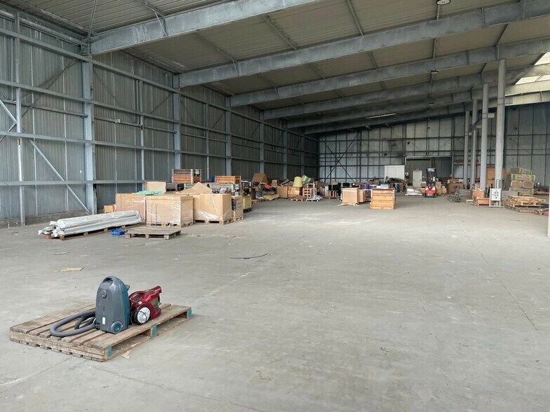 Industrial in Brest for lease - Building Photo - Image 2 of 4