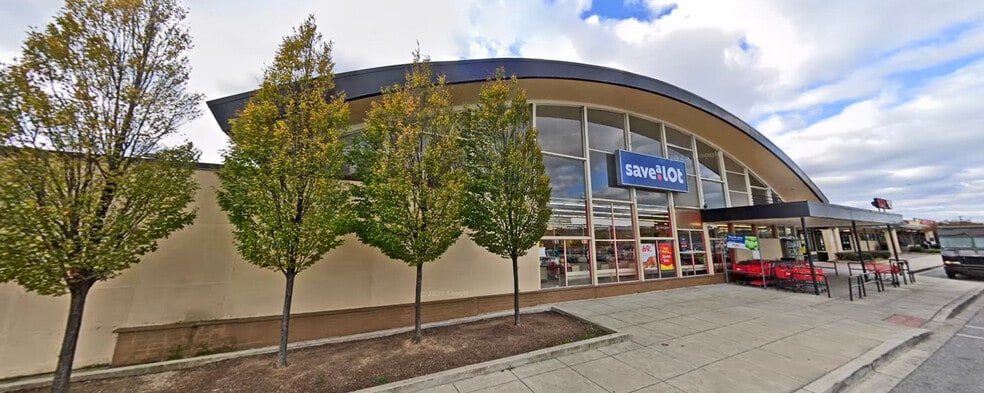 3901-3951 Erdman Ave, Baltimore, MD for lease - Building Photo - Image 2 of 4