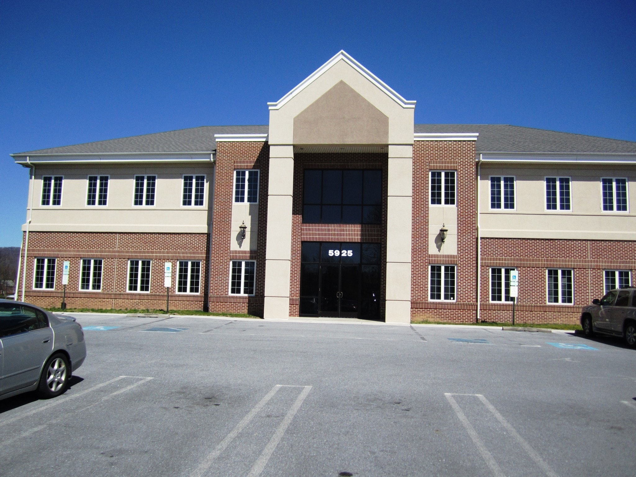 5925 Stevenson Ave, Harrisburg, PA for sale Primary Photo- Image 1 of 5