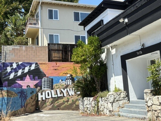 1918 Grace Ave, Los Angeles, CA à vendre - Photo du bâtiment - Image 2 de 13
