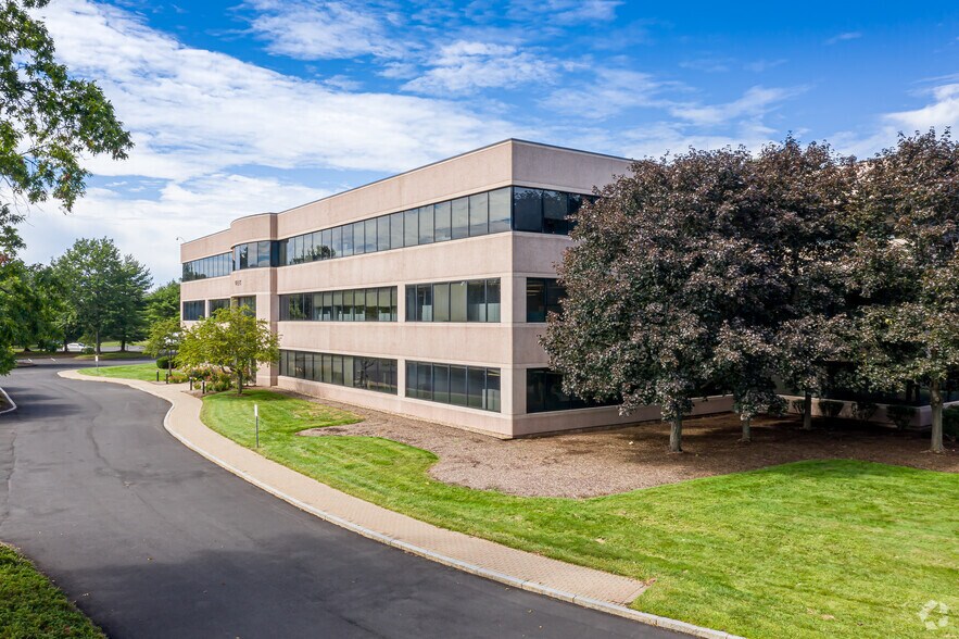 200 Great Pond Dr, Windsor, CT à louer - Photo du bâtiment - Image 2 de 22