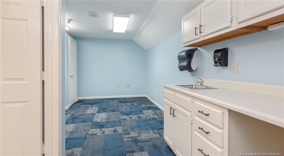 1207 Walter Reed Rd, Fayetteville, NC à louer - Photo intérieure - Image 3 de 37