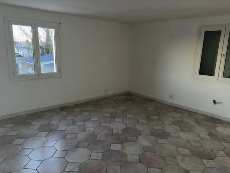 Office in Carpentras for lease - Interior Photo - Image 3 of 6