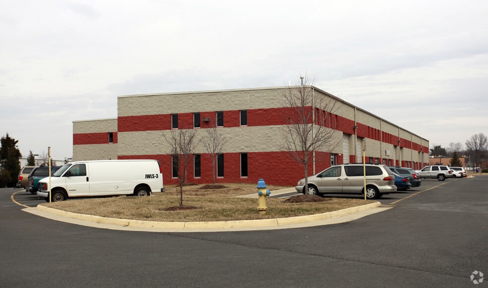 9432-9442 Center Point Ln, Manassas, VA for lease - Primary Photo - Image 1 of 4