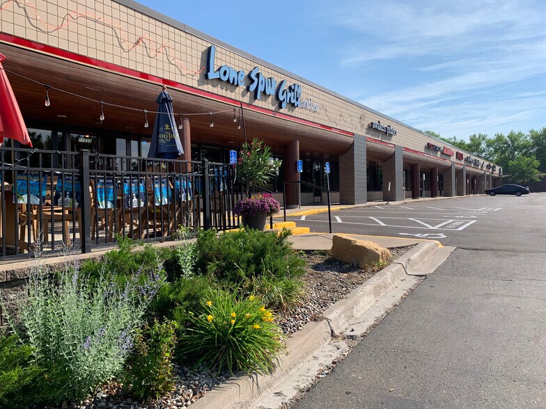 10976-11032 Cedar Lake Rd, Minnetonka, MN à louer - Photo du bâtiment - Image 2 de 8