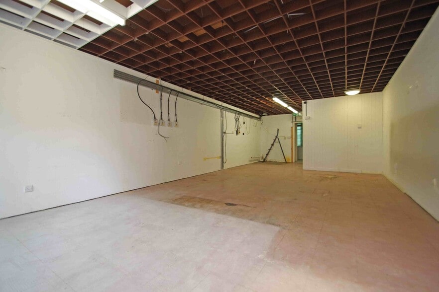 10 St Martins St, Wallingford for lease - Interior Photo - Image 2 of 4