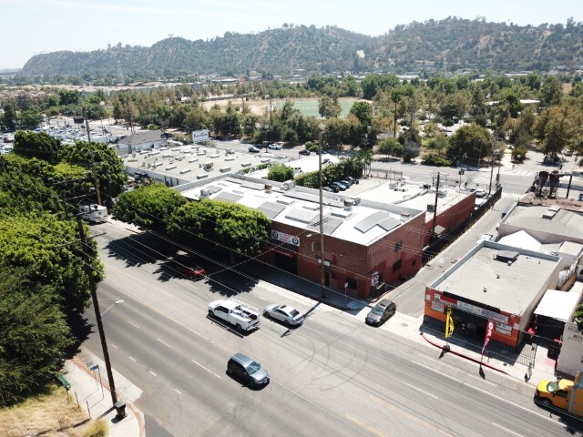 1844 Cypress Ave, Los Angeles, CA à louer - Photo du bâtiment - Image 3 de 20