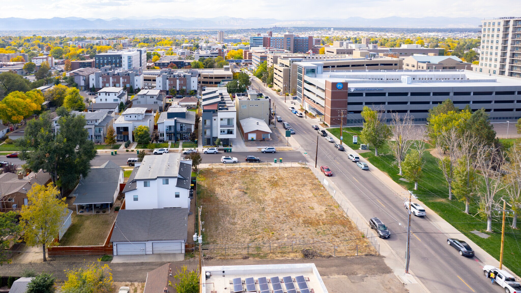 Mixed Use MultiFam/Commercial/Medical portefeuille de 3 propriétés à vendre sur LoopNet.ca Aérien- Image 1 de 12