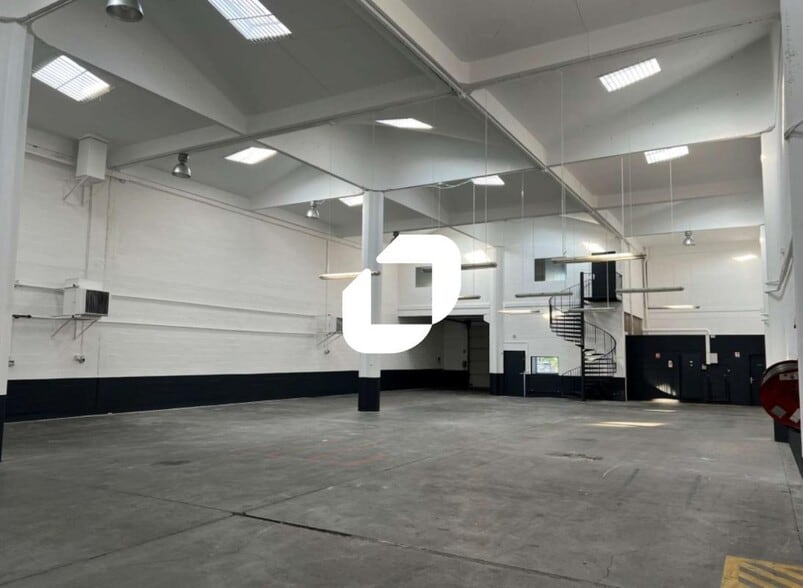 Flex in VILLENEUVE-D'ASCQ for lease - Interior Photo - Image 3 of 10