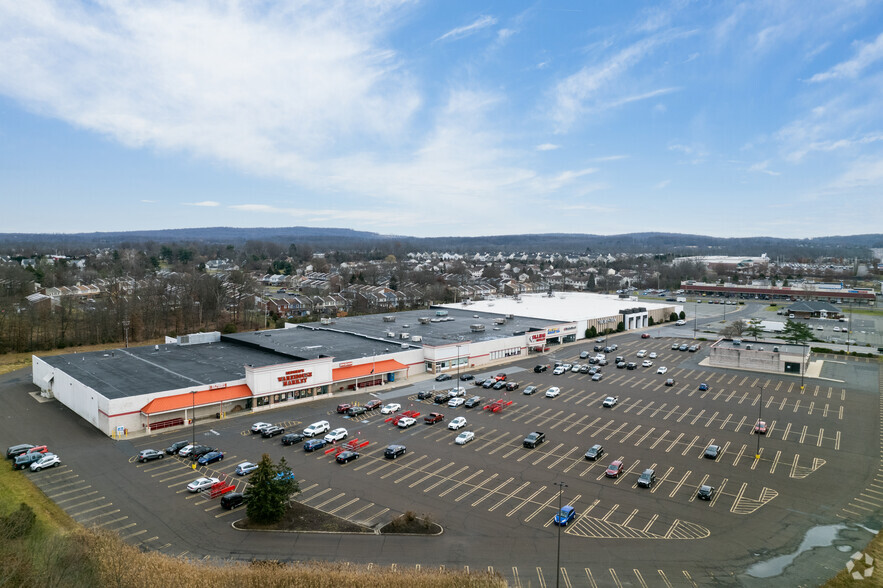 701-751 S West End Blvd, Quakertown, PA à vendre - Photo principale - Image 1 de 1