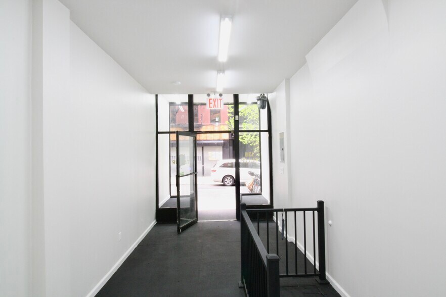 136 Orchard St, New York, NY à louer - Photo du bâtiment - Image 3 de 3