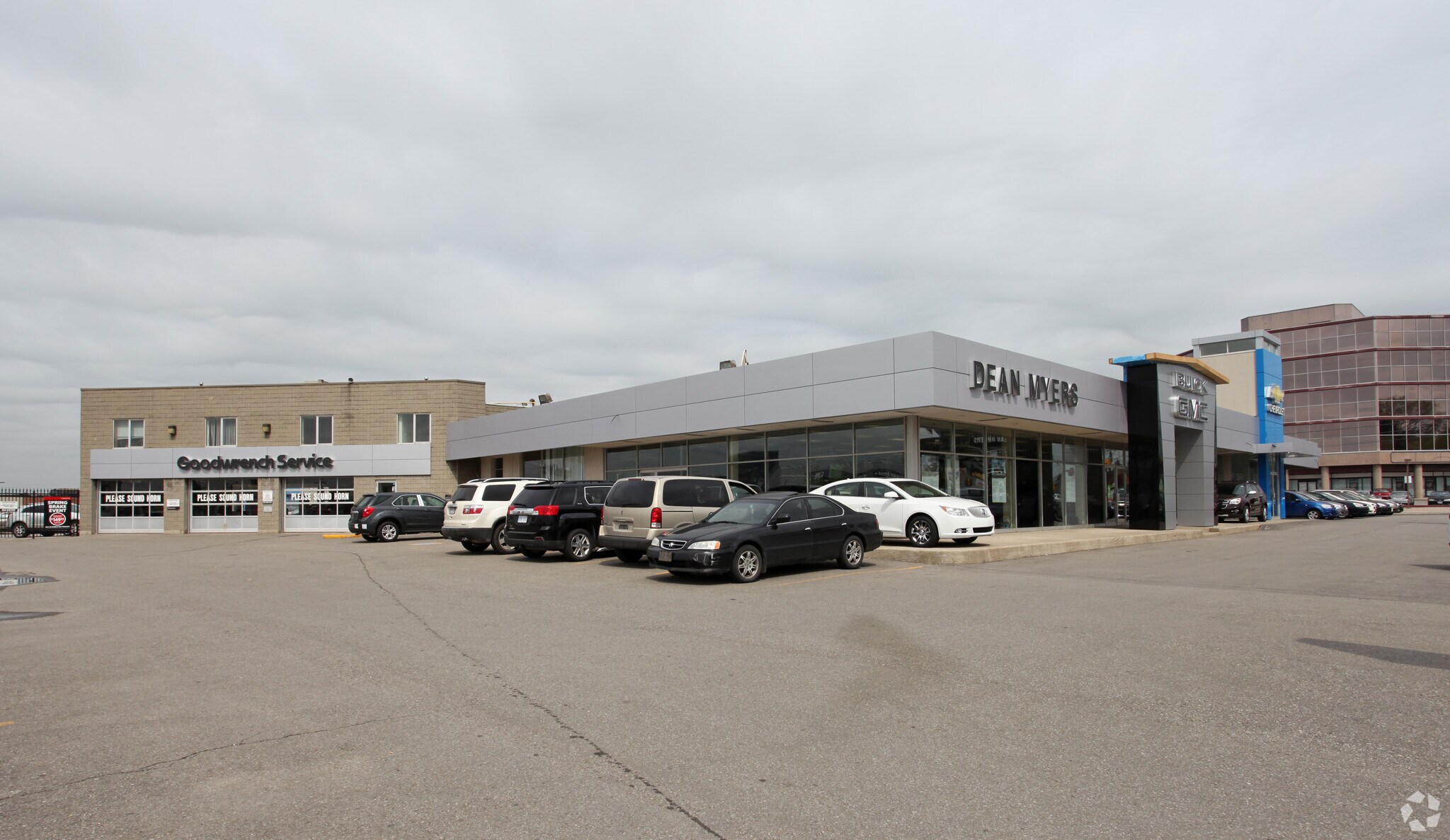 3180 Dufferin St, Toronto, ON à vendre Photo principale- Image 1 de 1