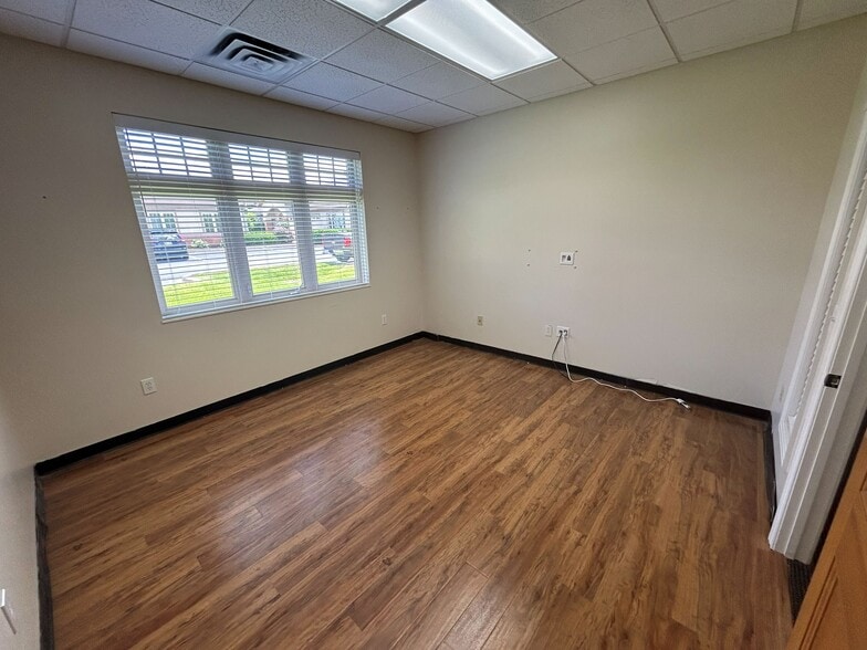 440 Beecher Rd, Columbus, OH à vendre - Photo du bâtiment - Image 2 de 22