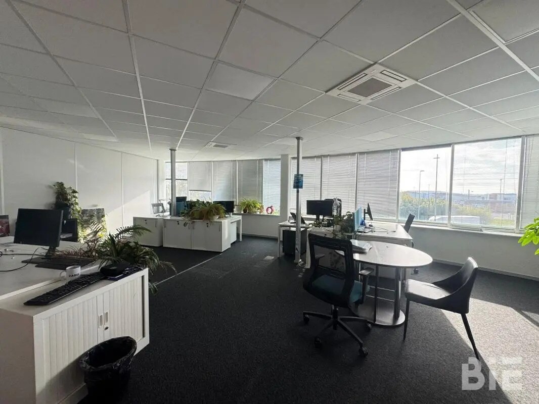 Office in Mérignac for lease Interior Photo- Image 1 of 6