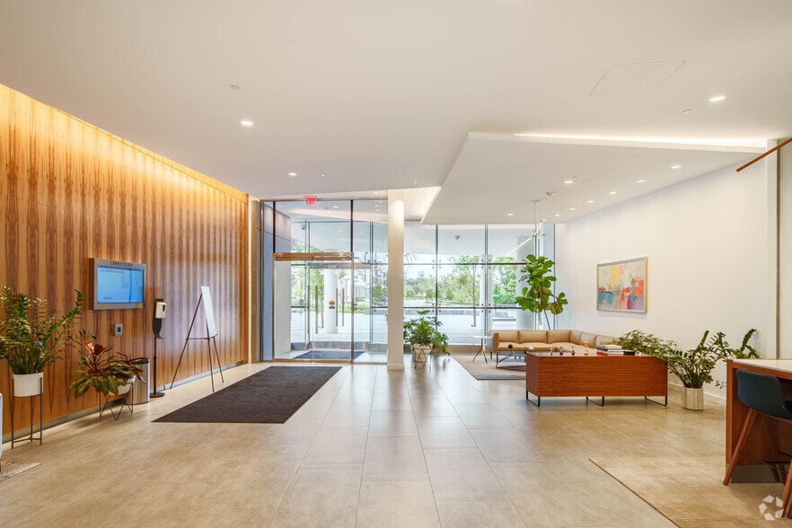 6100 Merriweather Dr, Columbia, MD for lease - Lobby - Image 2 of 4