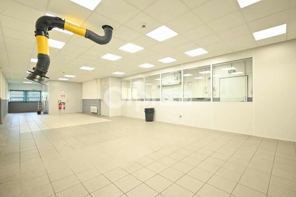 29 Rue Antoine Condorcet, Villefontaine for lease Interior Photo- Image 1 of 12