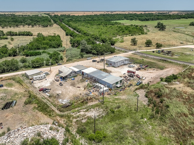 605 S State Highway 95, Taylor, TX for sale - Building Photo - Image 2 of 11