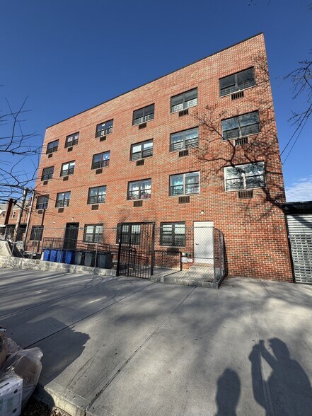 3573 Laconia Ave, Bronx, NY à vendre - Photo du bâtiment - Image 2 de 39