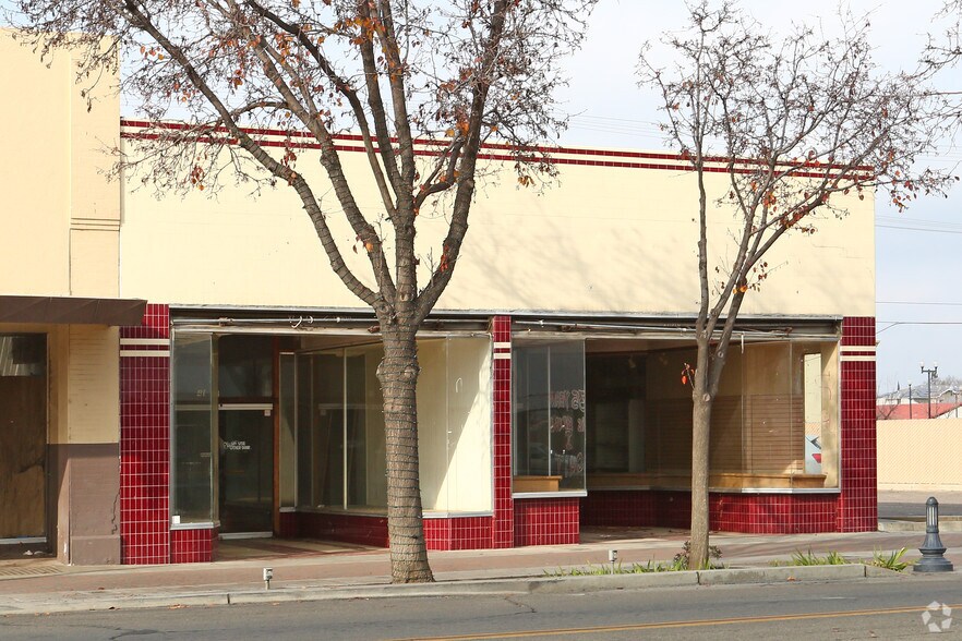 41-43 N Main St, Porterville, CA à louer - Photo du bâtiment - Image 2 de 3