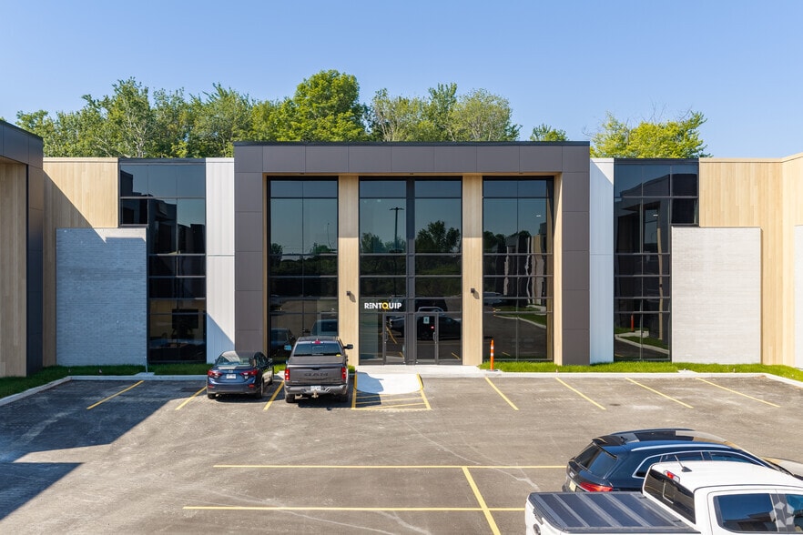 1090-1110 Des Laurentides Boul, Saint-jerome, QC for sale - Building Photo - Image 2 of 5