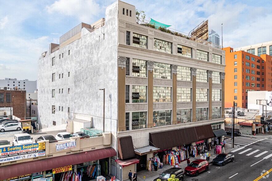 908 Santee St, Los Angeles, CA à louer - Photo du bâtiment - Image 2 de 4