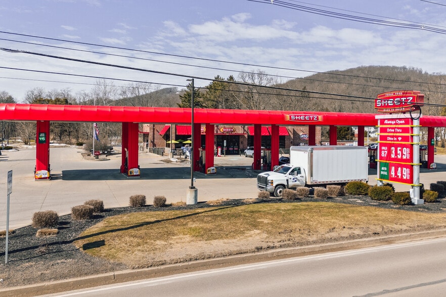 2425 Market St, North Warren, PA for sale - Building Photo - Image 2 of 6