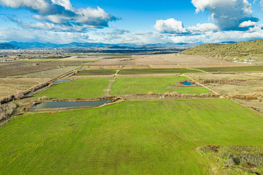 3103 E Vilas Rd, Medford, OR à vendre - Photo principale - Image 1 de 1