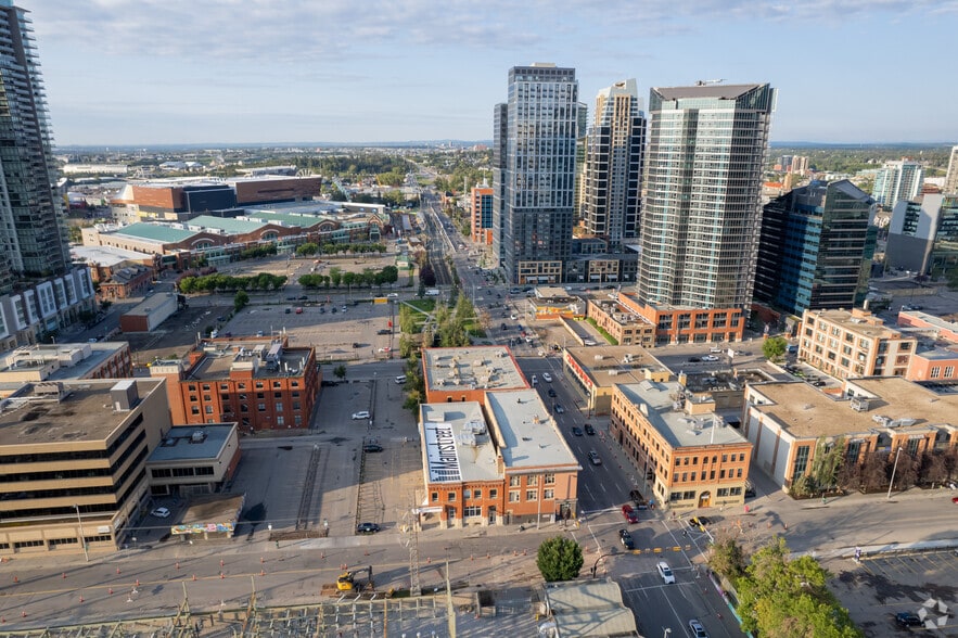 305 10th Ave SE, Calgary, AB for lease - Aerial - Image 2 of 5