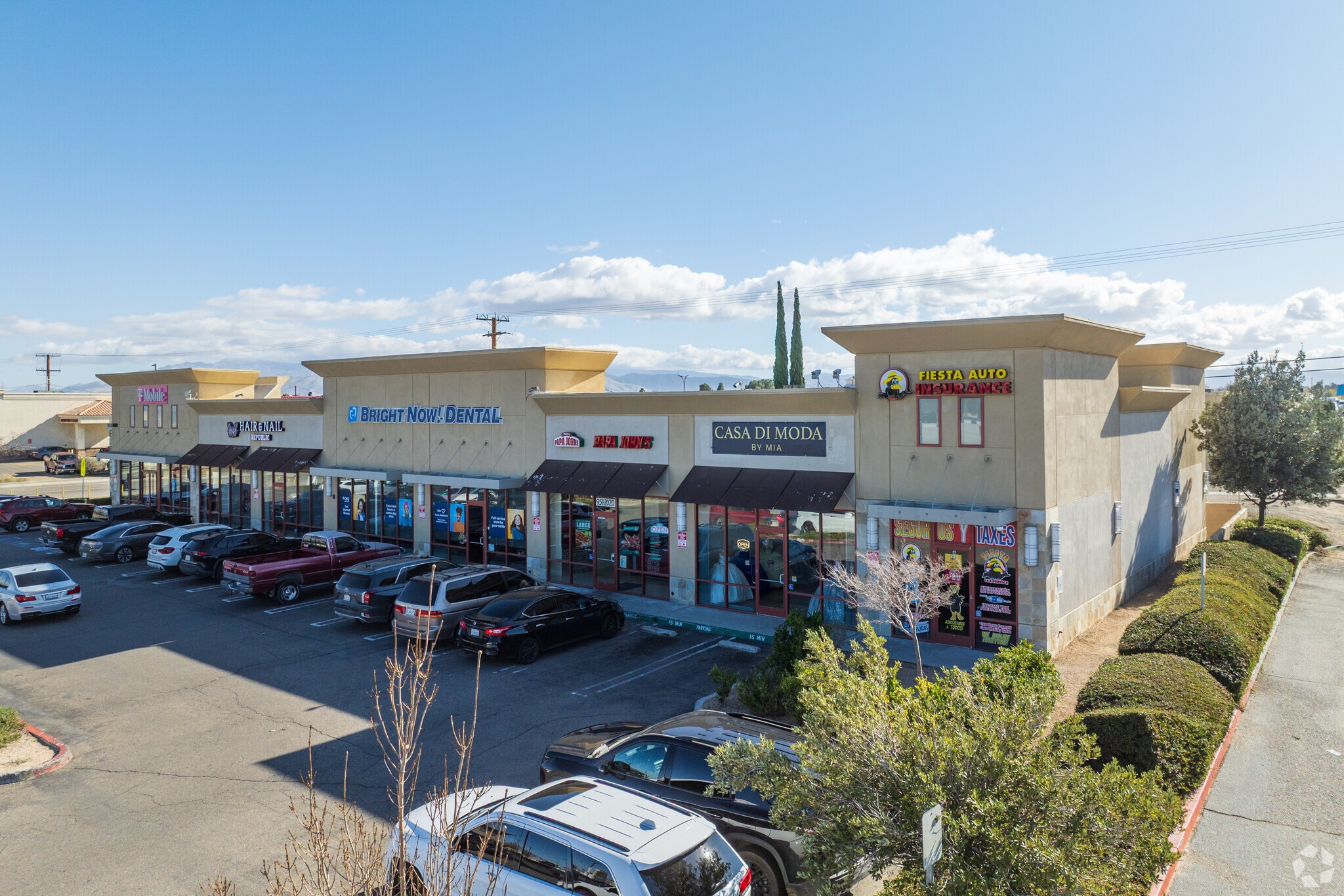 17003 Bear Valley Rd, Hesperia, CA for lease Primary Photo- Image 1 of 6
