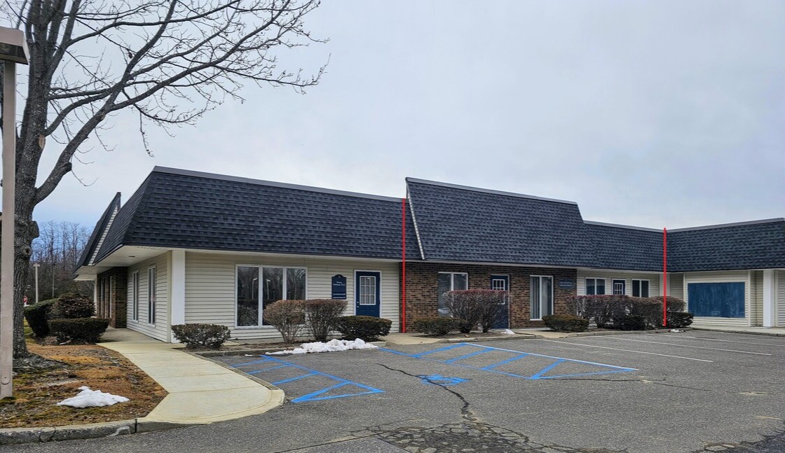100 S Jersey Ave, East Setauket, NY à vendre Photo du bâtiment- Image 1 de 22