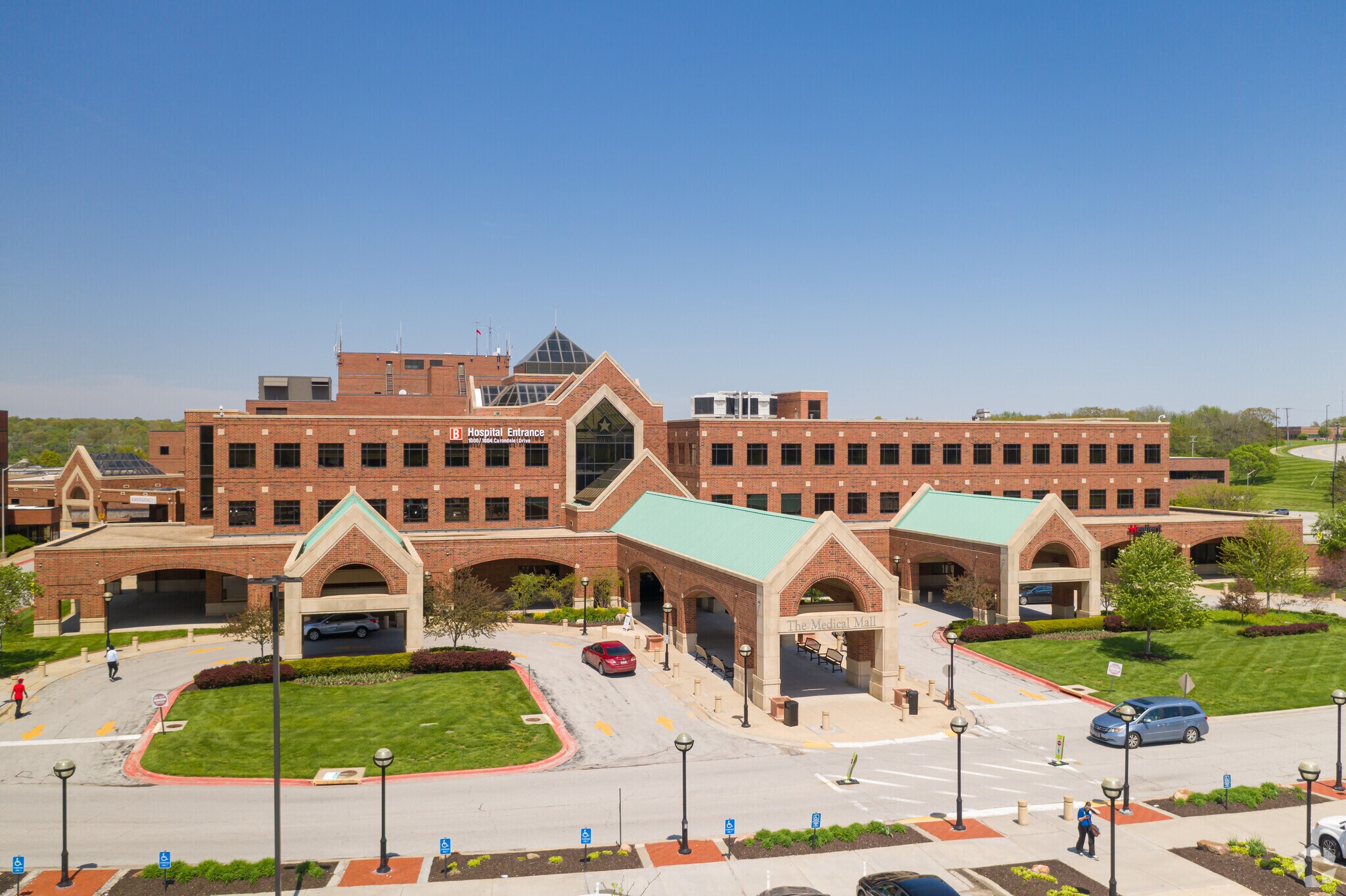 1004 Carondelet Dr, Kansas City, MO à louer Photo du bâtiment- Image 1 de 4