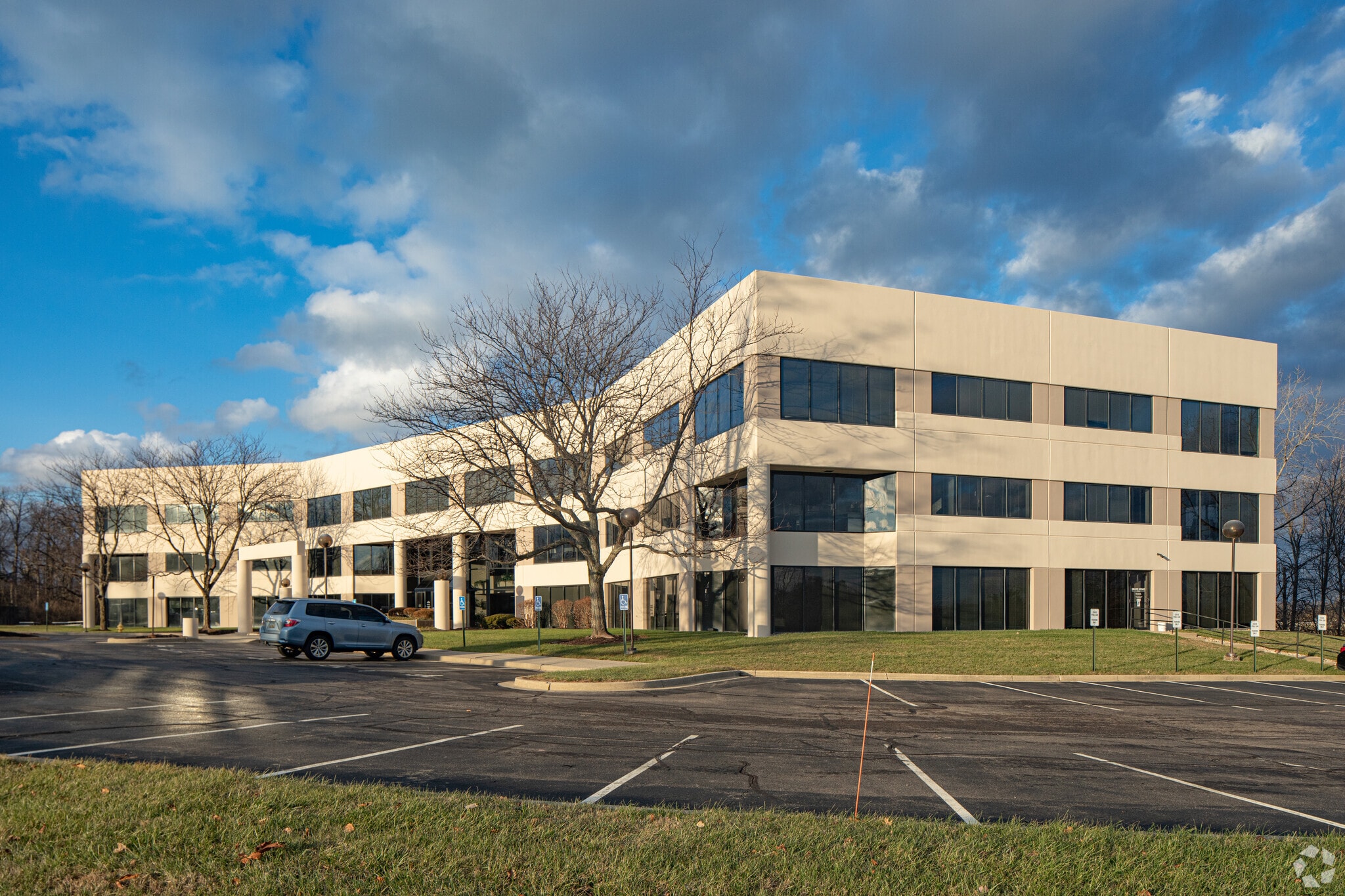 3401 Park Center Dr, Dayton, OH for lease Building Photo- Image 1 of 25