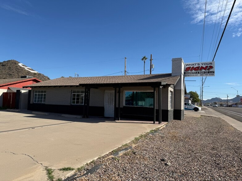 9401 N 3rd Dr, Phoenix, AZ à louer - Photo du bâtiment - Image 2 de 7