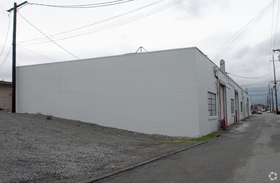 2110 37th St, Everett, WA for lease - Building Photo - Image 2 of 5