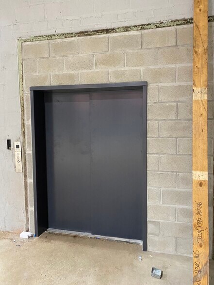 820 E 136th St, Bronx, NY à louer - Photo du bâtiment - Image 3 de 5