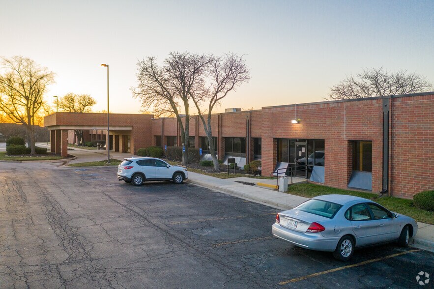 14425 College Blvd, Lenexa, KS à louer - Photo du bâtiment - Image 3 de 10
