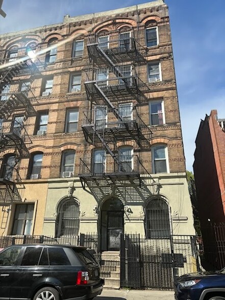 717 E 5th St, New York, NY for sale - Building Photo - Image 2 of 4