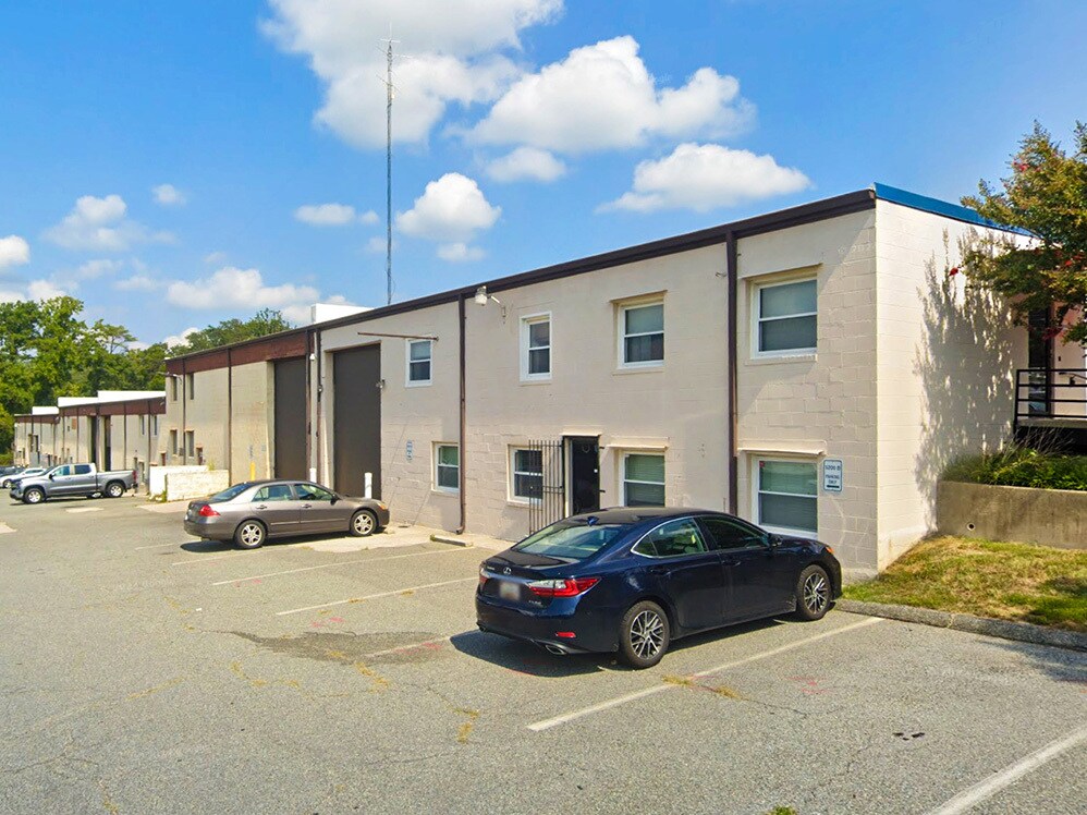 5200-5300 Minnick Rd, Laurel, MD à louer Photo du bâtiment- Image 1 de 4