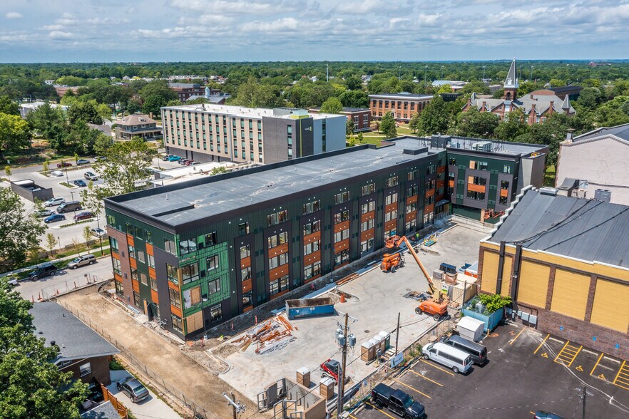 2530 University Ave, Des Moines, IA à louer - Photo de construction - Image 3 de 30